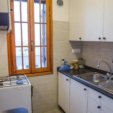 Ferienwohnung Fur 11 Personen 1 Kind Ca 170 M In Piani, Italienische Riviera Italienische Westkuste Cipressa